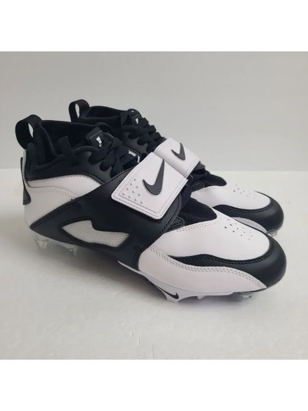 NEW Nike Diamond Turf 93 TD Football Cleats HF5298-101 Size 7.5 White Black